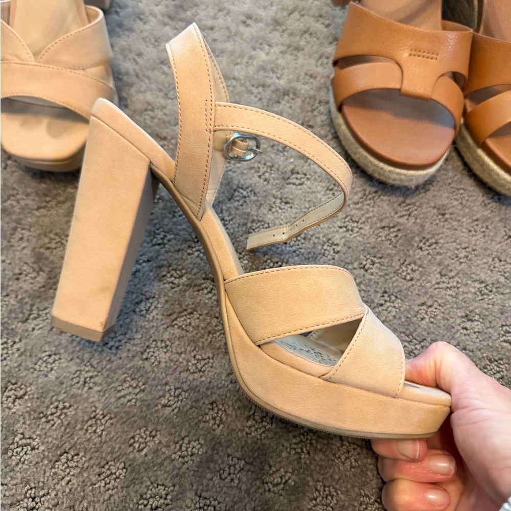 Y.not tan heels size 5 - Picture 4 of 5